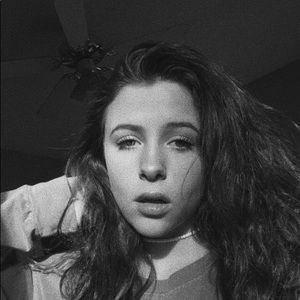 Meet your Posher, Chloe